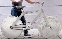 Xe đạp làm hoàn toàn từ bê tông, nặng hơn 130kg nhưng vẫn chạy tốt