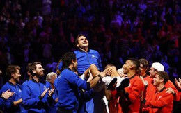 Tay vợt huyền thoại Roger Federer bật khóc khi kết thúc sự nghiệp với những cột mốc không thể nào quên