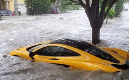 Siêu bão tại Mỹ nhấn chìm xe sang hàng triệu USD