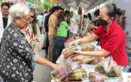 Chuyện lạ:  Gà đông tảo Hưng Yên, cá kho làng Vũ Đại, mắm Huế, khô Nam Bộ... bán chậm ở TP.HCM