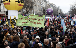 Hơn 1 triệu người Pháp biểu tình phản đối kế hoạch tăng tuổi hưu