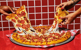 Hãng pizza đình đám tung phiên bản pizza "siêu to khổng lồ" khiến người dùng thích thú, chỉ mở bán duy nhất tại một quốc gia này