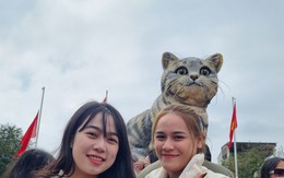 Mồng 5 tết, 'hoa hậu mèo' Quảng Trị vẫn hút đông người tới chụp hình