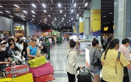 Lượng khách qua sân bay Tân Sơn Nhất tăng cao