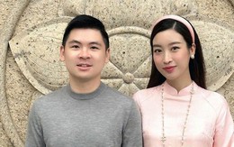 Chủ tịch CLB Hà Nội ăn mừng chức vô địch nhưng vẫn 'giữ' vợ Hoa hậu khư khư: 'Phải cẩn thận, giờ đất chật người đông lắm'