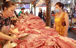 Giá lợn hơi giảm mạnh, giá thịt vẫn ở mức cao