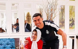 Ronaldo nhận án phạt 99 roi vì tội "ngoại tình"