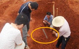 Lão nông cuốc đất đào trúng “thanh sắt gỉ” mang về nhà làm dao thái rau, 5 năm sau tiếc "đứt ruột" khi biết đó là “bảo vật”, trị giá hơn 3 tỷ đồng