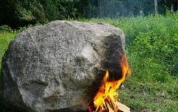 Kỳ lạ tảng đá phát ra wifi khi bị đốt nóng