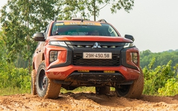 Dàn Mitsubishi Triton off-road ở Vĩnh Phúc: Thi đấu kịch tính trên đường thử xe tăng, lội bùn ngập hơn nửa bánh