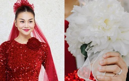 Cô dâu Thanh Hằng diện áo dài đỏ rực rỡ trong ngày trọng đại, lần đầu hé lộ nhẫn cưới của ông xã nhạc trưởng
