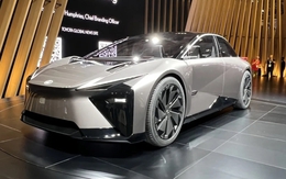 Đây sẽ là xe điện Lexus cạnh tranh BMW i4: Nội thất làm từ tre, nội thất kín màn hình, chạy tới 1.000km/sạc