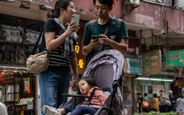 Hong Kong (Trung Quốc) tặng cha mẹ mới sinh con hơn 2.500 USD