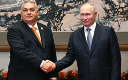 Thủ tướng Hungary bảo vệ "cái bắt tay" với ông Putin ở thượng đỉnh EU: Phương Tây sôi sục