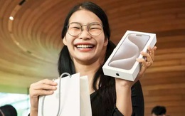 Giá iPhone 15 ở Việt Nam còn "rẻ chán": Đây là quốc gia bán iPhone 15 Pro Max đắt kinh hoàng - Gần 50 triệu