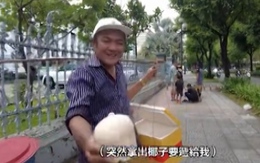TP Hồ Chí Minh: Lại xuất hiện trái dừa bán cho du khách giá 150.000 đồng?