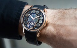 Không gắn kim cương hay đá quý, chiếc đồng hồ này vẫn có giá gần 6 tỷ đồng, ghi danh Guinness vì kỷ lục 'ngoài hành tinh' độc nhất vô nhị