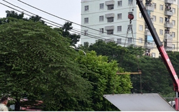 Cận cảnh việc tháo dỡ tường rào bê tông đường vành đai 2,5 Đầm Hồng- Giải Phóng