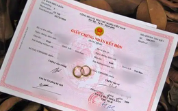 Lỡ xé giấy đăng ký kết hôn thì có ly hôn được không?