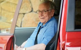 Giàu thứ 5 thế giới, thừa điều kiện đi xế xịn nhưng tỷ phú Warren Buffett vẫn đi xe "cà tàng" vì một lý do
