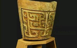 Lão nông đào đất trong ao nhà phát hiện, “nhạc cụ cổ” 3.000 tuổi, họa tiết mặt thú ảo diệu: Chuyên gia khẳng định “báu vật quốc gia thật sự”