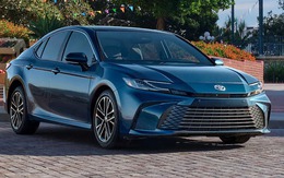 Khách Việt muốn mua Camry 2025 chính hãng phải chờ ít nhất đến cuối năm sau