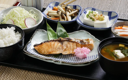 Vì sao người Nhật ăn cá đến phát chán nhưng vẫn phải có đủ trong 3 bữa cơm mỗi ngày?