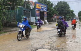 Đường nát bươm, nhà nứt toác sau thi công cao tốc Bắc - Nam