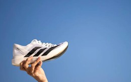 Đôi giày giá 500 USD, đảm bảo chạy nhanh hơn nhưng chỉ dùng được 1 lần của Adidas gây tranh cãi dữ dội