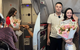 Nữ tiếp viên hàng không được bạn trai 9 năm cầu hôn “trên bầu trời”: Cái kết ngọt ngào của mối tình học trò
