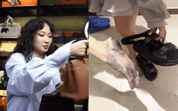 Cô gái chê giày Chanel 43 triệu đi mưa ra màu, khẳng định mua túi hiệu là xác định lỗ khiến netizen tranh cãi