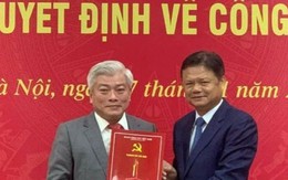 Thành ủy Hà Nội trao quyết định điều động cán bộ