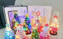 Bạn trẻ làm cây thông bằng kẽm nhung độc lạ, kiếm tiền triệu mùa Noel