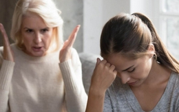 Gửi con cho mẹ chồng chăm giúp để đi du lịch thì bị từ chối, nàng dâu 8X lên TikTok "bóc phốt" khiến dân mạng tranh cãi kịch liệt Gửi con cho mẹ chồng chăm giúp để đi du lịch thì bị từ chối, nàng dâu 8X lên TikTok "bóc phốt" khiến dân mạng tranh cãi kịch liệt
