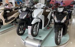 Giá xe máy giảm kỷ lục: Winner X lao dốc gần 20 triệu đồng, Honda Vision, SH... bán dưới mức đề xuất, có xe tặng kèm smartphone