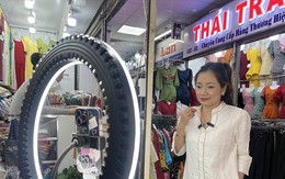 Tiểu thương chợ truyền thống lên mạng bán hàng Tết