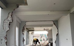Cận cảnh phá dỡ chung cư mini 9 tầng xây dựng sai phép ở Hà Nội