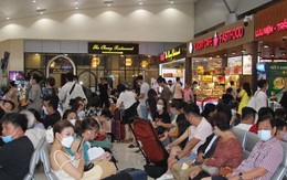 Giá vé máy bay cao ngất ngưởng, dân lao động, sinh viên không dám về quê đón Tết