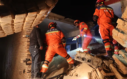 Động đất Cam Túc kinh hoàng nhất ở Trung Quốc gần 10 năm, "72 giờ vàng" bị thách thức nghiêm trọng