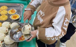 Cô giáo mầm non khoe suất cơm của học trò xịn như ăn buffet, netizen cảm thán: Ước gì sinh ra muộn hơn!