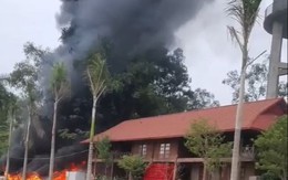 Cháy nhiều xe điện trong khu du lịch nghỉ dưỡng ở Phú Thọ