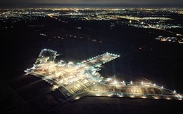 Đại công trường thi công nhà ga sân bay Long Thành rực rỡ giữa trời đêm