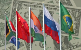 "BRICS không cần đến đồng tiền chung vẫn có những ‘nước đi chiến lược’ làm lung lay vị thế đồng USD"