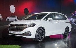Ảnh thực tế VW Viloran Luxury vừa ra mắt VN: Đắt hơn bản thấp gần 200 triệu nhưng hàng ghế sau chuẩn thương gia