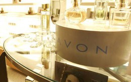 Công ty mỹ phẩm đa quốc gia Avon tạm dừng kế hoạch rời khỏi Nga