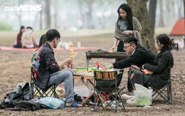 Người dân đổ ra Công viên Yên Sở cắm trại, tận hưởng kỳ nghỉ lễ