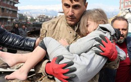 Rất nhiều em bé sơ sinh và trẻ nhỏ sống sót thần kỳ sau nhiều ngày kẹt dưới đống đổ nát, thắp lên hy vọng giữa thảm kịch động đất ở Thổ Nhĩ Kỳ - Syria