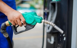 Giá xăng tăng 620 đồng, dầu giảm mạnh gần 1.000 đồng/lít