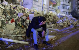 Hiện trường đau lòng khi Thổ Nhĩ Kỳ tiếp tục hứng chịu động đất kép sau 2 tuần kể từ thảm họa khiến 47.000 thiệt mạng