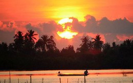Câu hỏi dành cho người cực giỏi Địa lý: Địa phương nào trên đất liền Việt Nam ngắm được mặt trời mọc từ mặt biển Đông và lặn xuống mặt biển Tây?